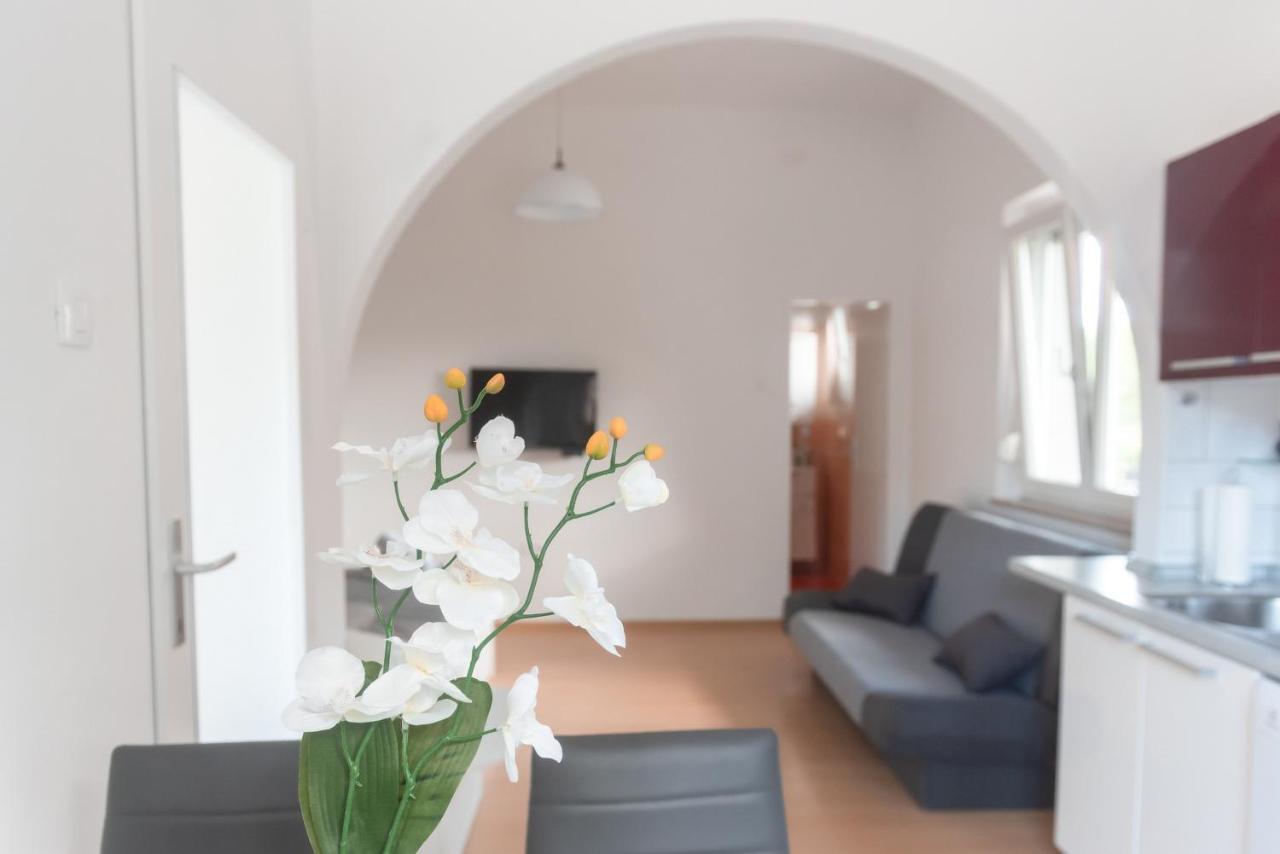 Enig Apartment